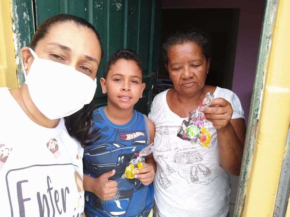 Camacã: Unidade de Saúde Luís Castro II antecipa a Páscoa distribuindo chocolates para as crianças